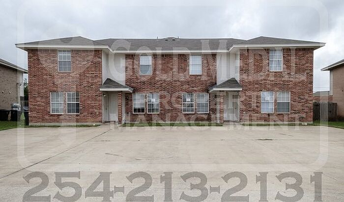 1st image of 5805 Redstone Dr APT A