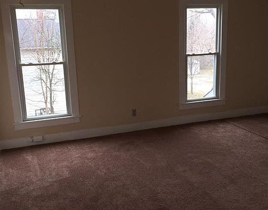 3rd image of 450 W Highland Ave