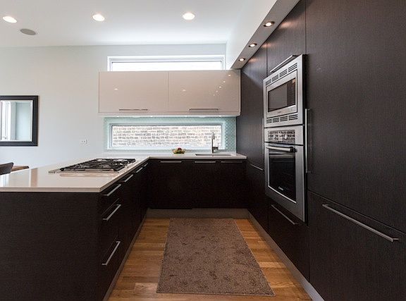 3rd image of 874 N Marshfield St #3