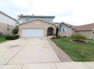 8612 Steeple Hill Dr, Hickory Hills, IL 60457