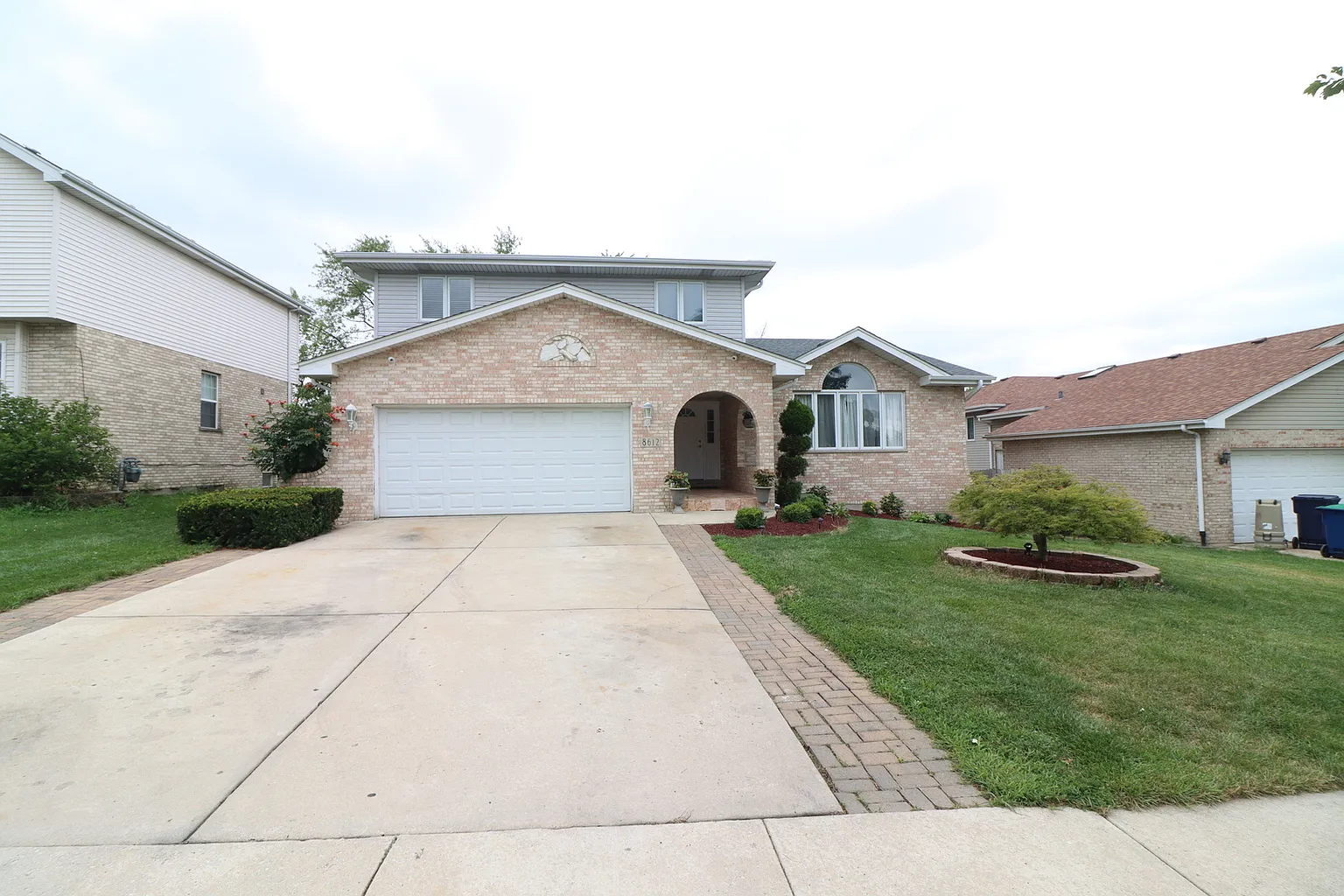 8612 Steeple Hill Dr photo 1