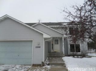 2306 Granada Ave N, Oakdale, MN 55128