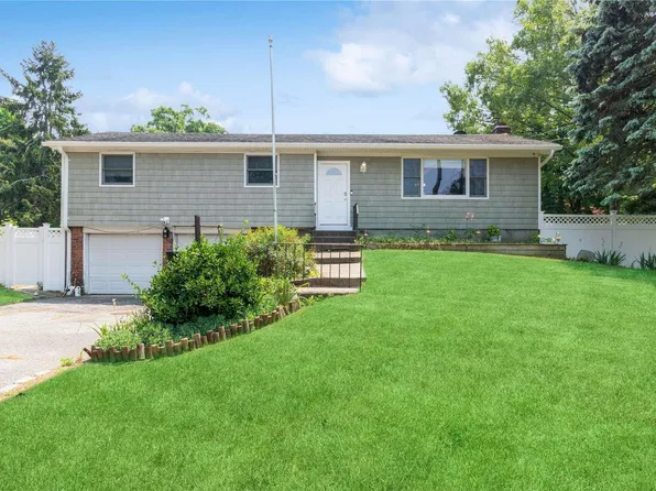 20 Simon Avenue, Centereach, NY 11720