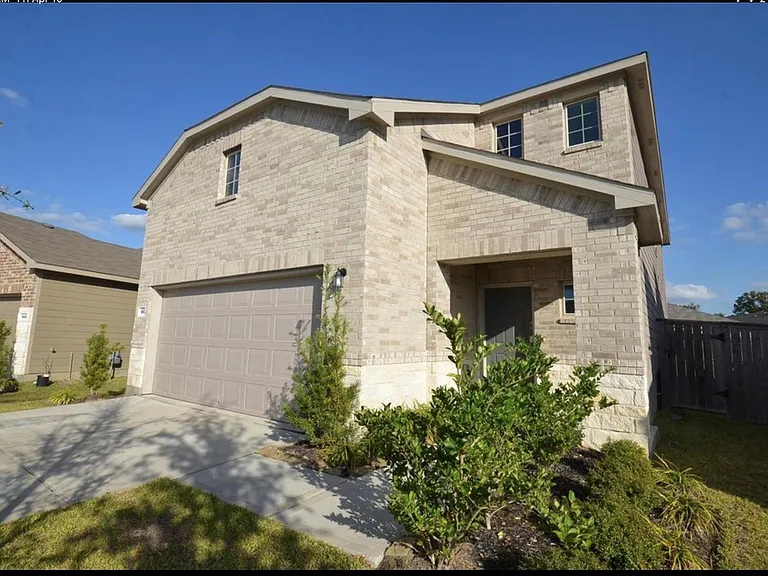 16439 Big Hickory Dr — Photo 2
