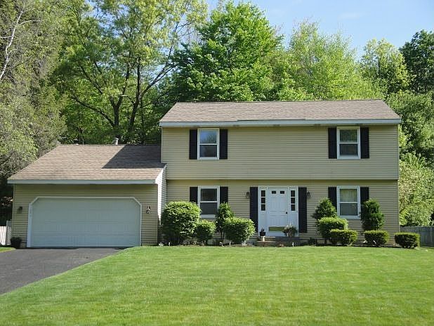 2nd image of 3019 Williamsburg Dr