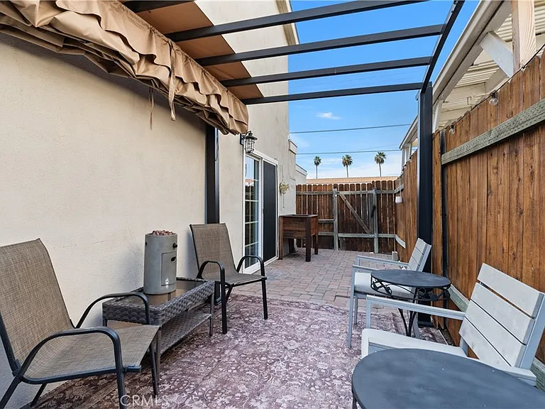 1201 N California St — Photo 20