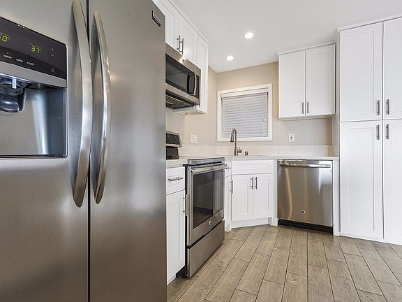5th image of 222 Arch St APT 1