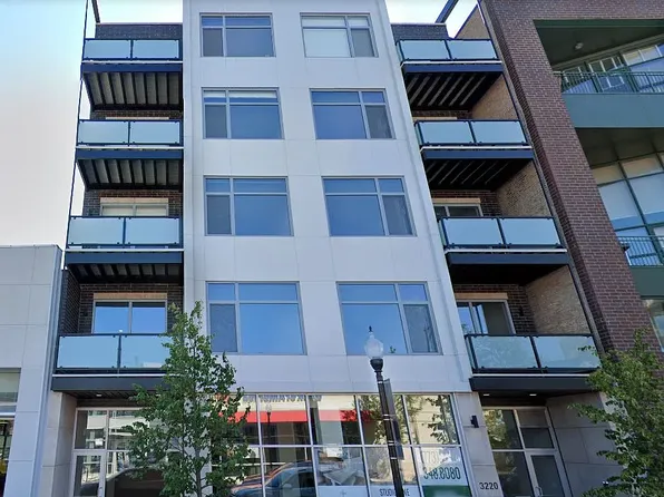 3220 N Lincoln Ave #304, Chicago, IL 60657