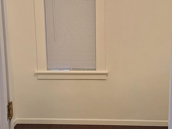 5th image of 807 Clinton St