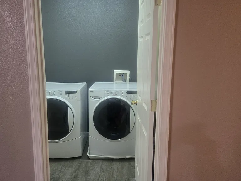 8178 Kayleen Ct — Photo 32