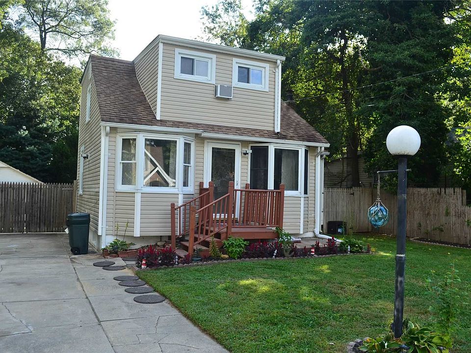 1st image of 41 Lake Grove Blvd