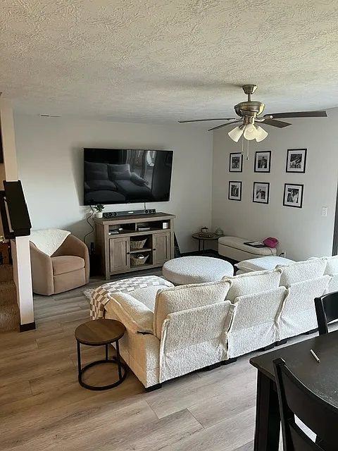 3 bed, 1443 sqft, $1,800 — Photo 2