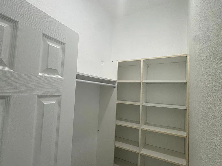1710 Golden Way #B — Photo 31