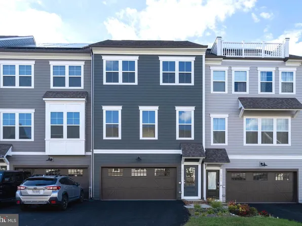 1786 Cherry Birch St, Dumfries, VA 22026