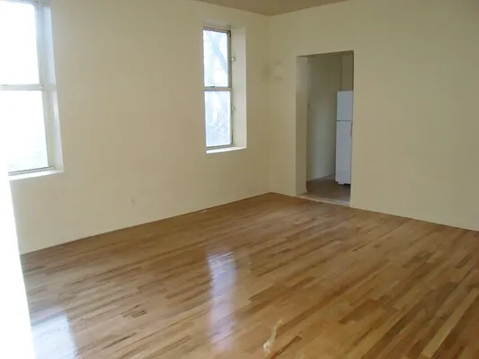 Rented by Arena Real Estate | media 23