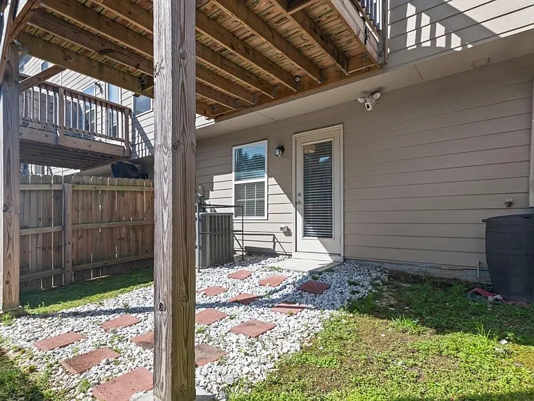 940 Society Cir SW — Photo 5