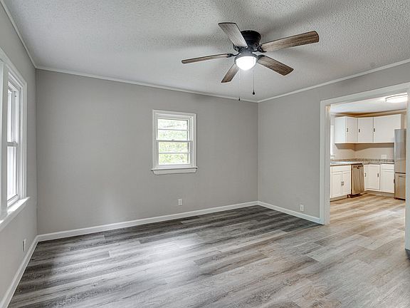 5th image of 5 Hillcrest Dr