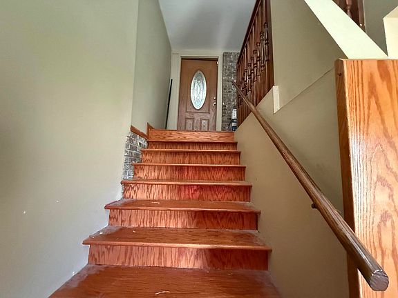 4th image of 2851 Jarman St