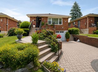 2835 Bell Blvd, Bayside, NY 11360