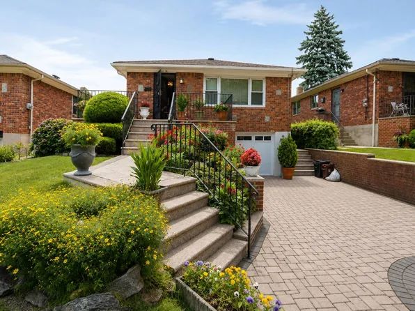2835 Bell Blvd, Bayside, NY 11360