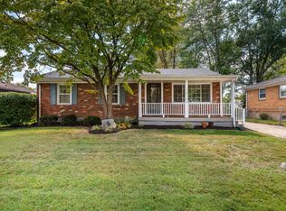 5318 Red Fern Rd, Louisville, KY 40218