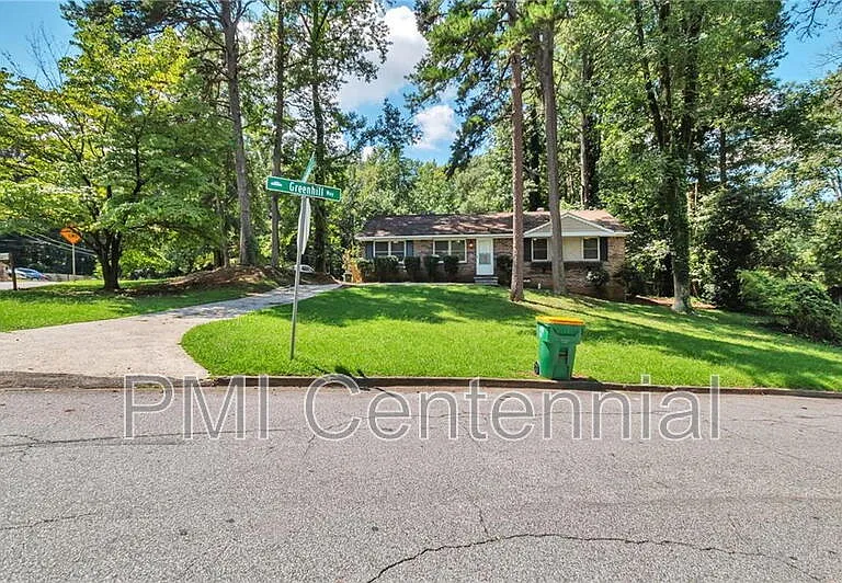 484 Evergreen Dr — Photo 2