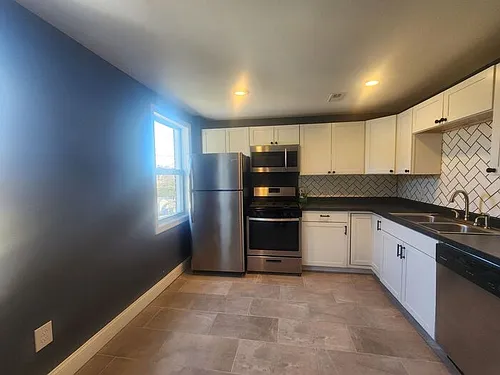 399 Folcroft St #1 Photo 1