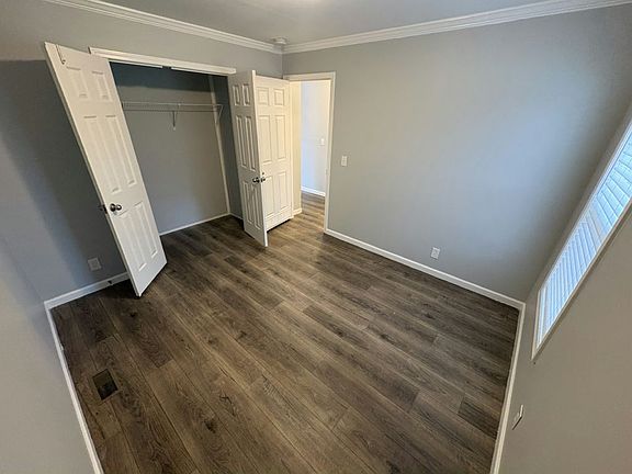5th image of 110 S Circle Dr