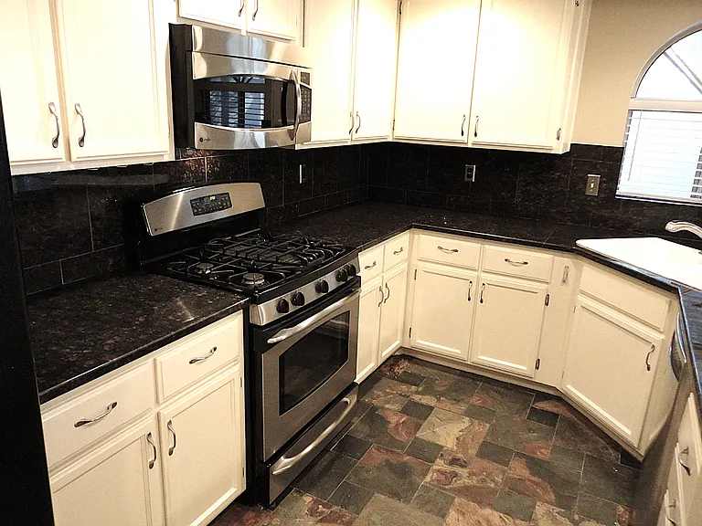 1474 Lodgepole Dr — Photo 3