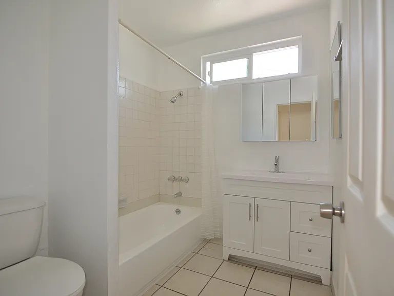 10906 Columbus Ave #1 — Photo 11