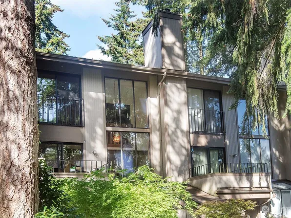 13730 15th Avenue NE #F202, Seattle, WA 98125
