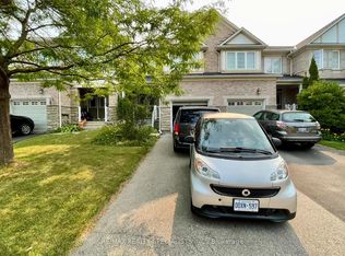 2135 Emily Cir, Oakville, ON L6M 0E6