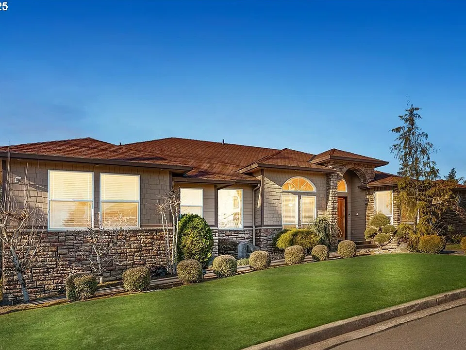 1587 SW Walters Loop