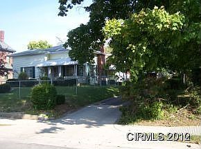 1st image of 614 W Sycamore St
