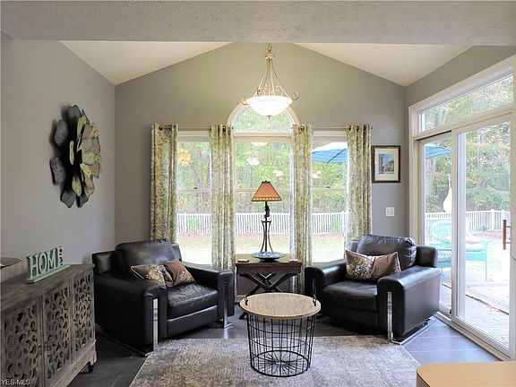 2nd image of 3294 Waterford Way