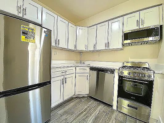 5th image of 321 W 105th St #4D