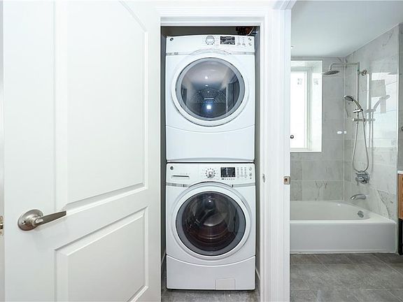 5th image of 1721 W 6th St APT 2A
