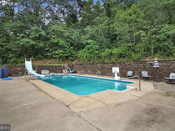 4th image of 207 Creek Rd