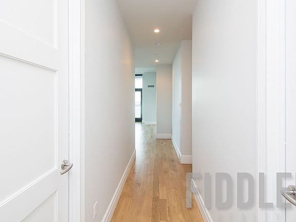 4th image of 4441 Purves St APT 2101