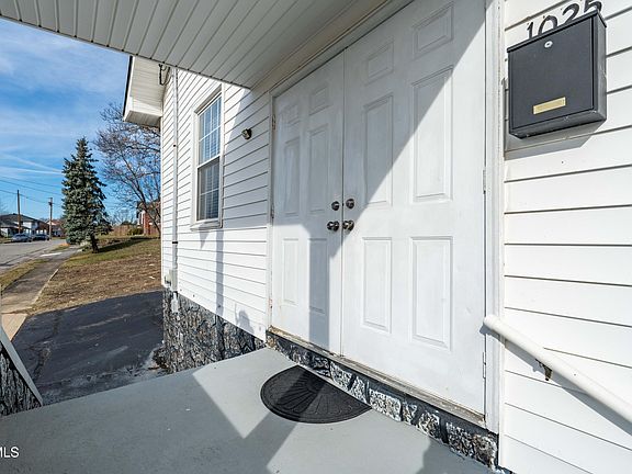 5th image of 1025 Maple St