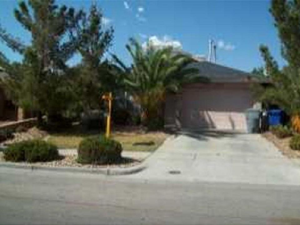 1st image of 12127 Royal Woods Dr