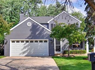 805 Appletree Ct, Bartlett, IL 60103