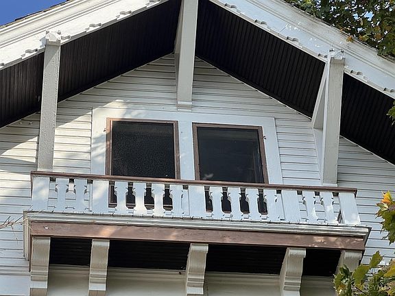 2nd image of 1550 Donaldson Pl