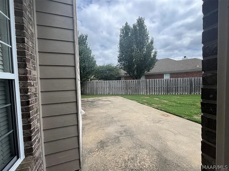 9515 Helmsley Cir — Photo 37