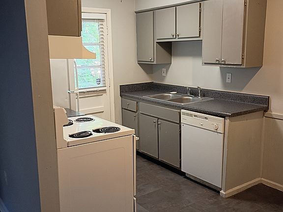 4th image of 32 S Tucker St APT 8