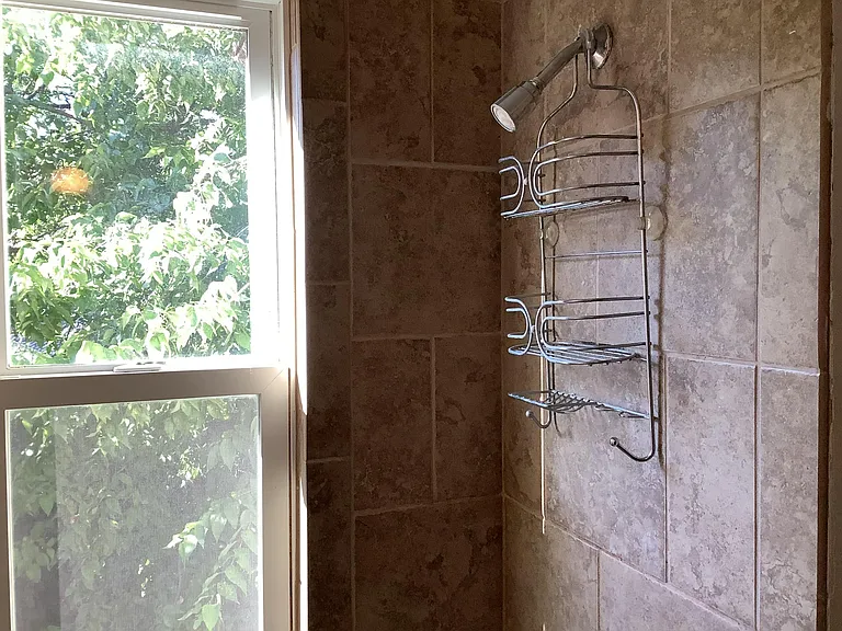 49 Clark Pl #UPSTAIRS — Photo 19