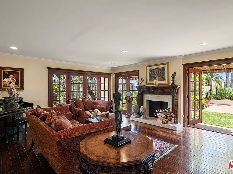 2528 Angelo Dr — Photo 13