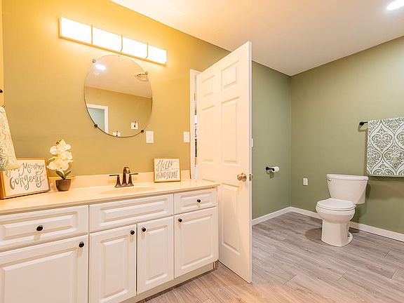3rd image of 107 Leonard Ln