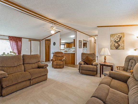 3rd image of 1058 Newport Ct