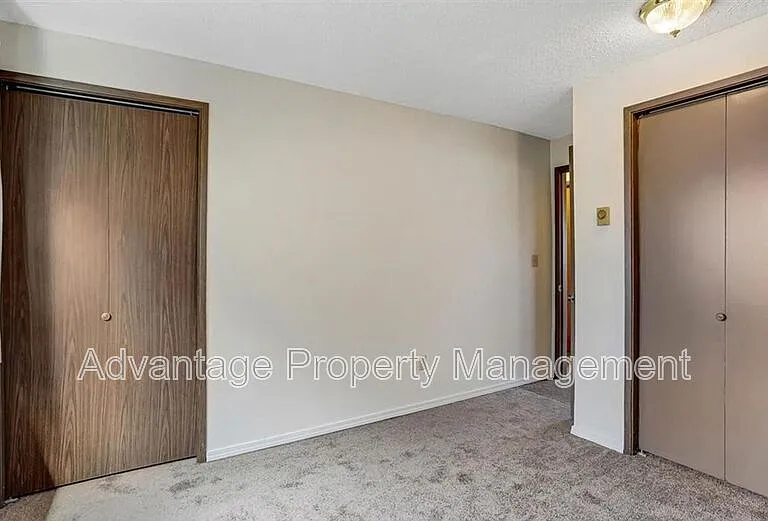1445 NW Division St #6 — Photo 3